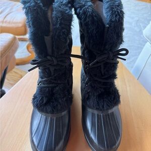 Sorel Black Fur-Trimmed Winter Boots